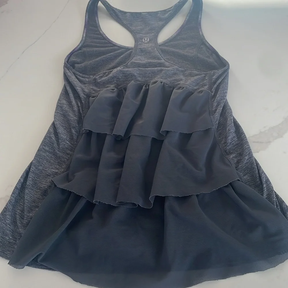 Lululemon Ruffle Tank 4 RARE - Picture 2 of 4